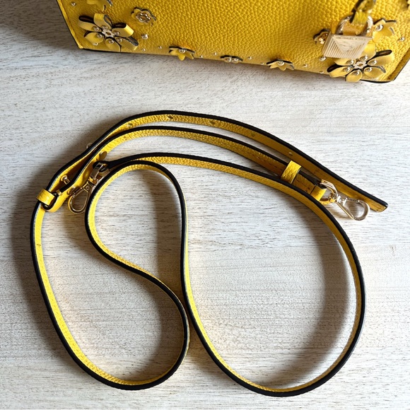 MICHAEL KORS Mercer Tote In Sunflower - Picture 13 of 14